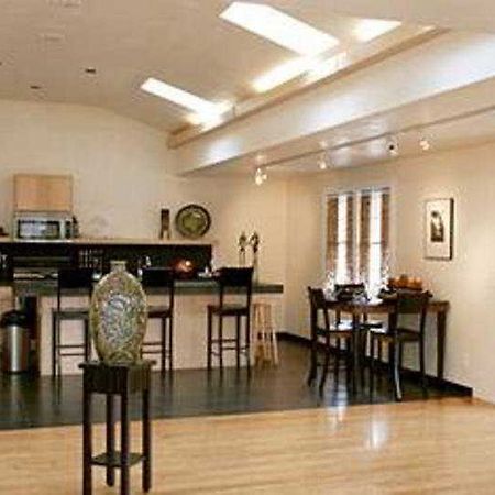 Anton Inn Pacific Grove Interior photo